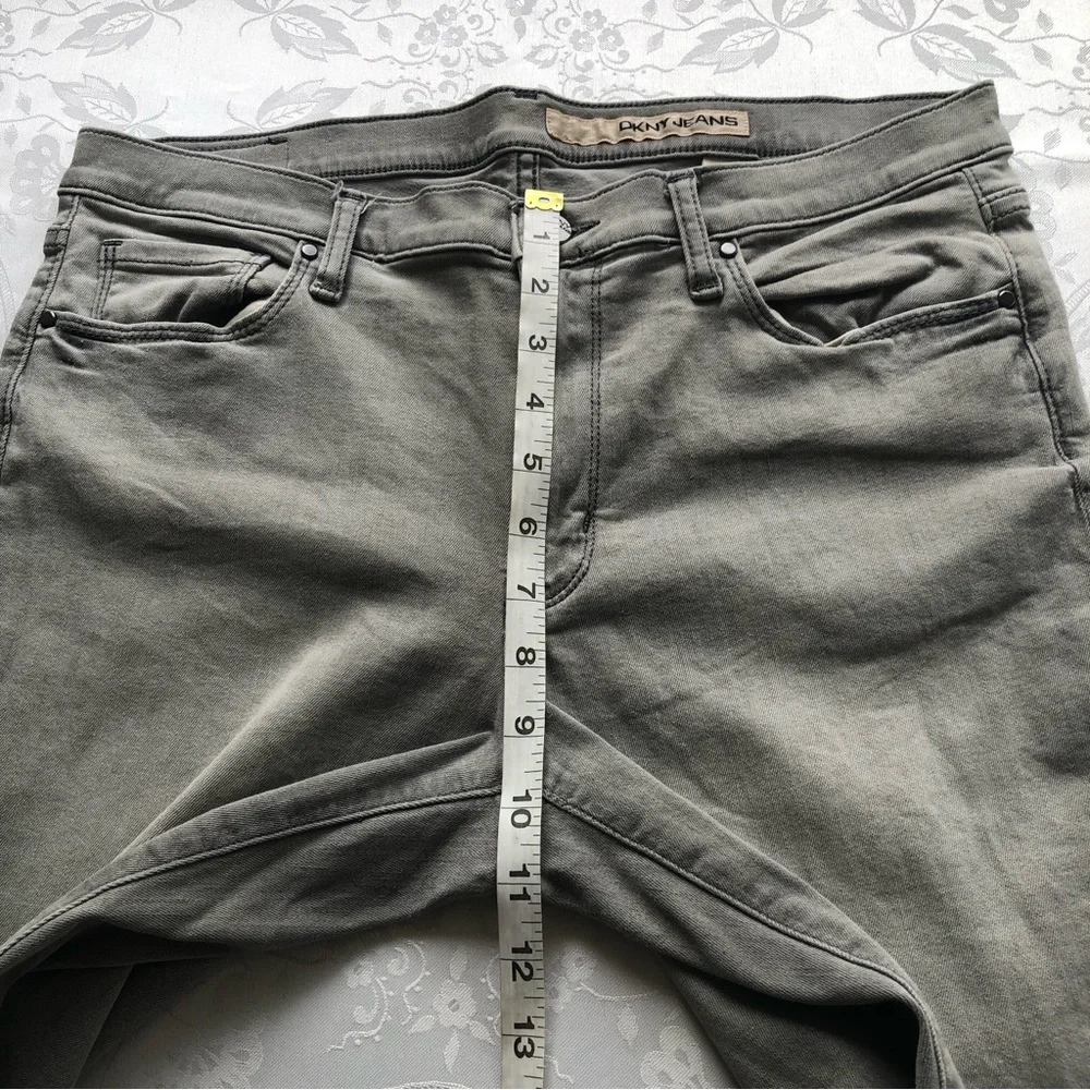 DKNY Y2K Jeans Women’s Size 12 Gray Cropped Denim Pants Skinny-Fit Stretchy
